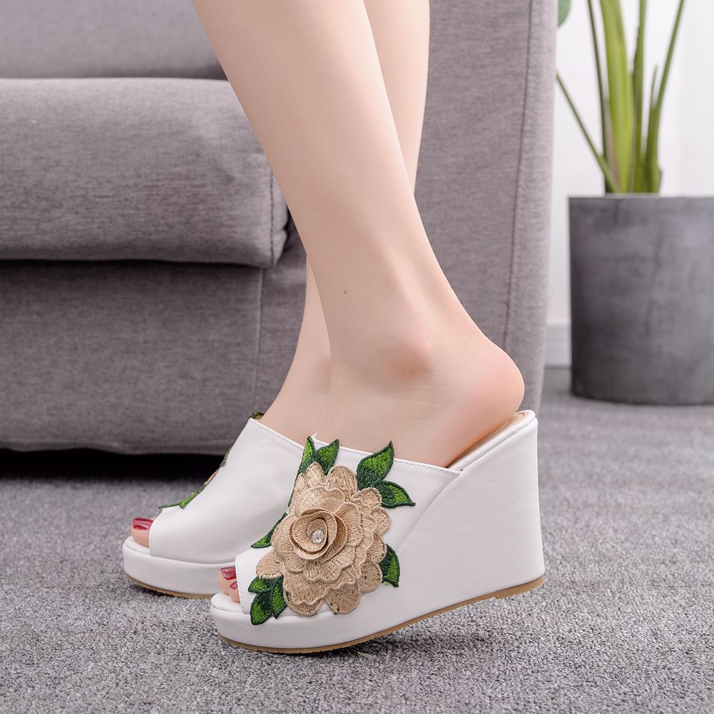 Queen Street Fashion - صنادل نسائية أنيقة بكعب عالٍ ونعل